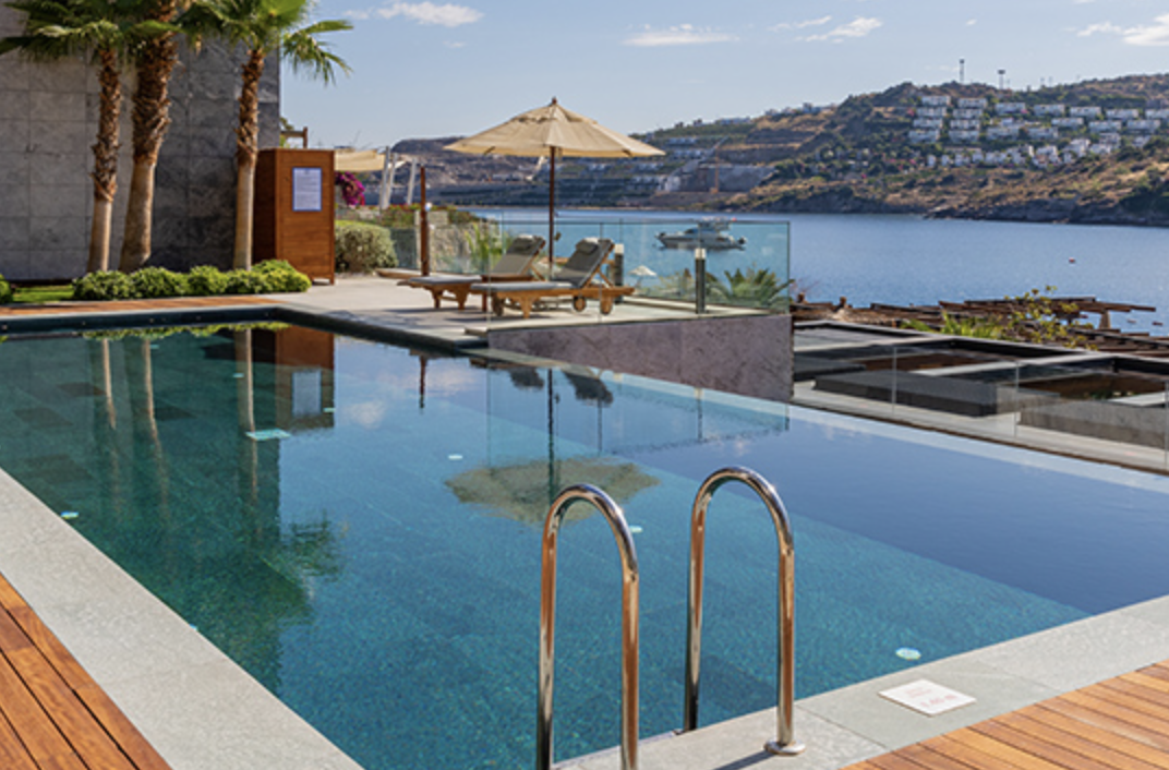 Küçükbük Manzaralı Havuz